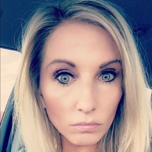 Meet your Posher, Elaine